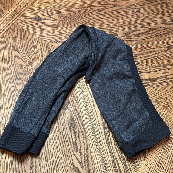 Lululemon leggings - Picture 2 of 3